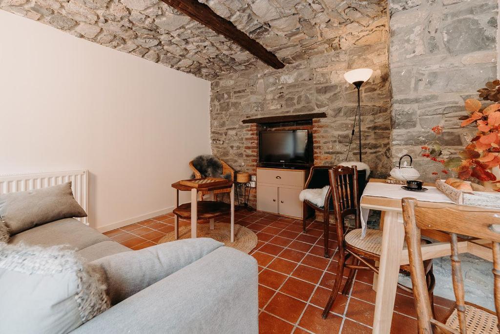 Ferienwohnung Tiny Stone Maredret Exterior foto
